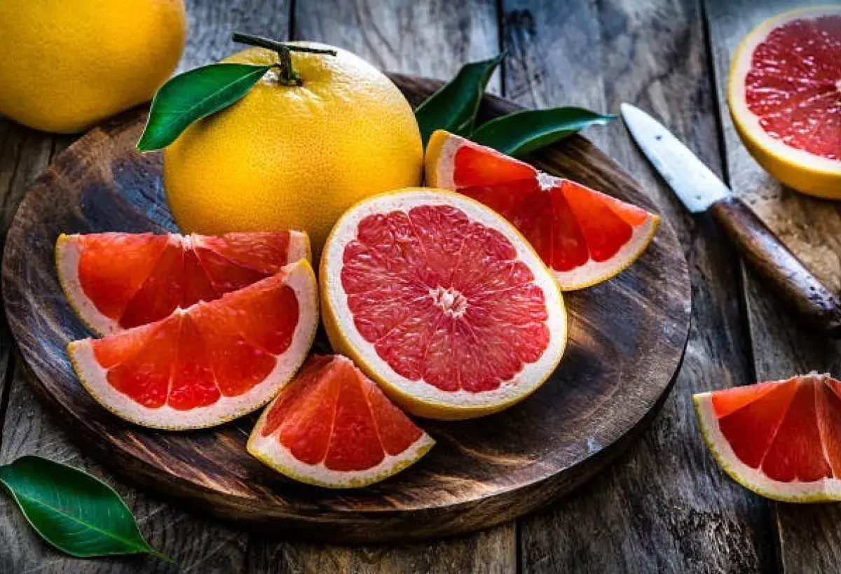 Grapefruit containing compounds that reduce liver inflammation