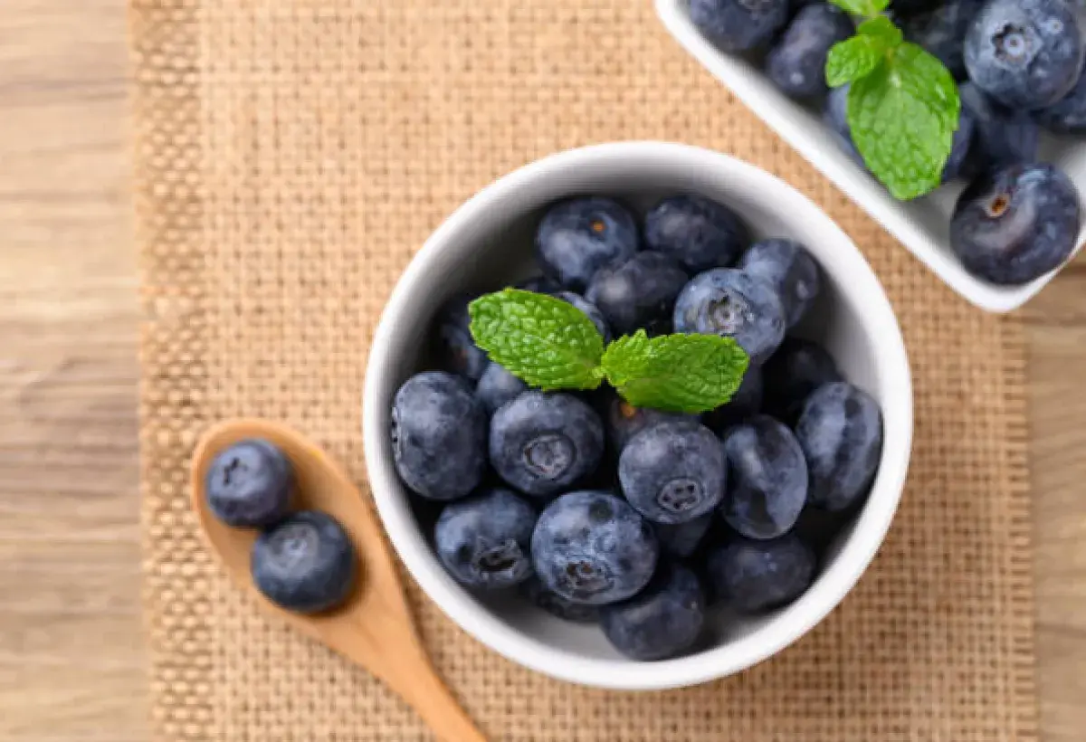 Fresh blueberries rich in antioxidants for brain health