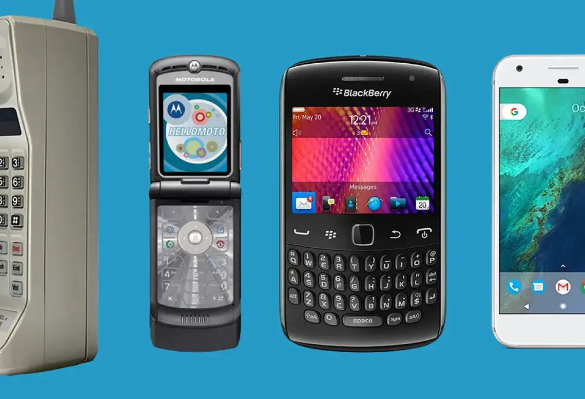 Comparison of early mobile phone size and modern smartphone